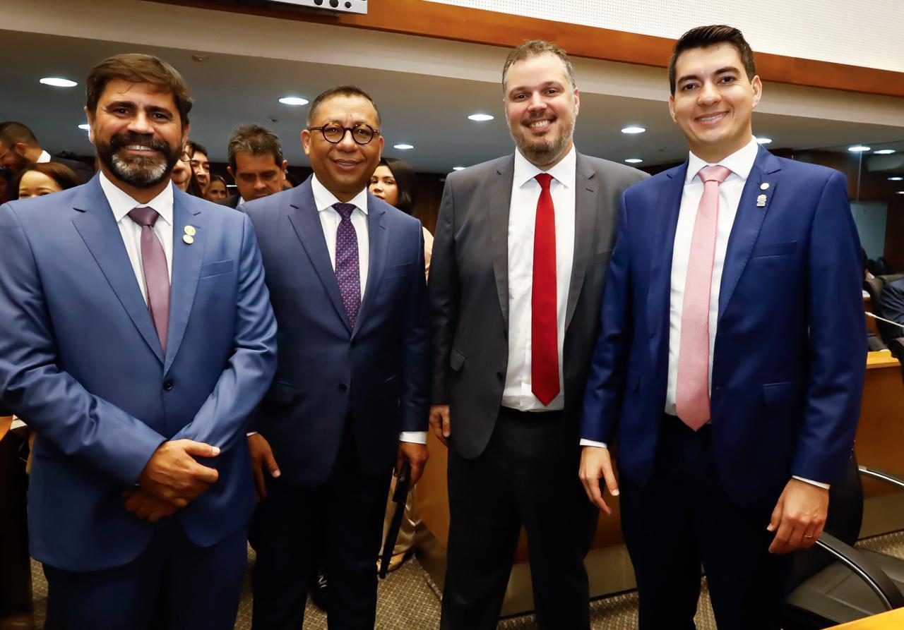 Medalha Manuel Beckman entregue ao promotor Paulo Roberto Ramos